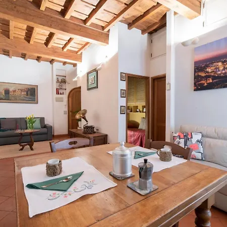 Pepi Dining At The Sunrise Apartment Florence